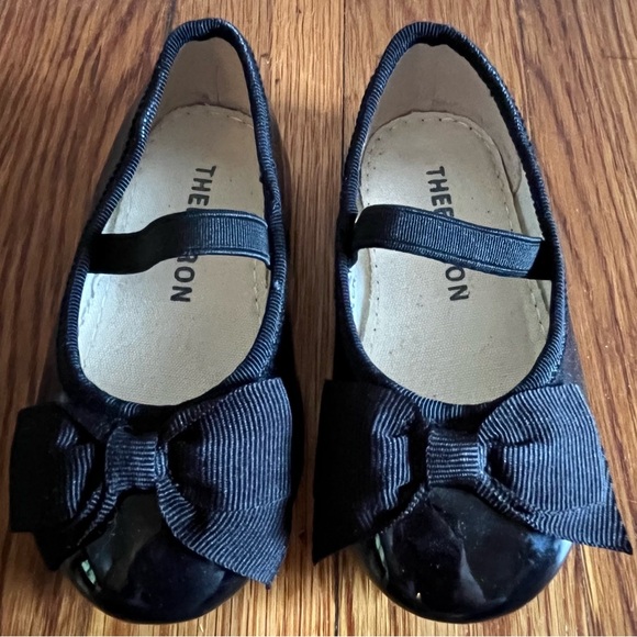 Thee Bron Patent Leather Fancy Bow Dressy Flats Baby Girl Size 5 - Picture 1 of 6